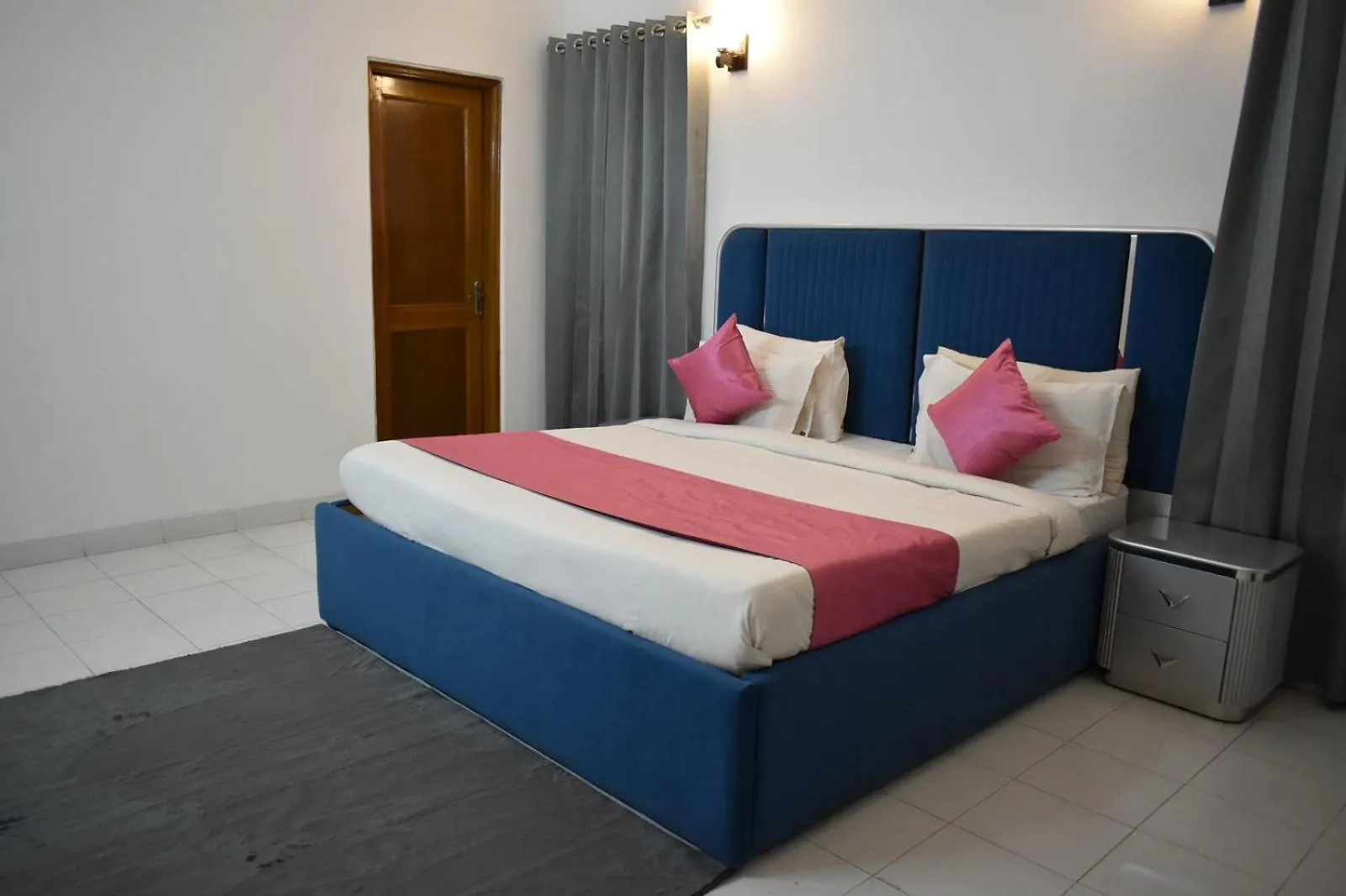Entire 3Bhk Duplex Villa Golf Course Road 구르가온