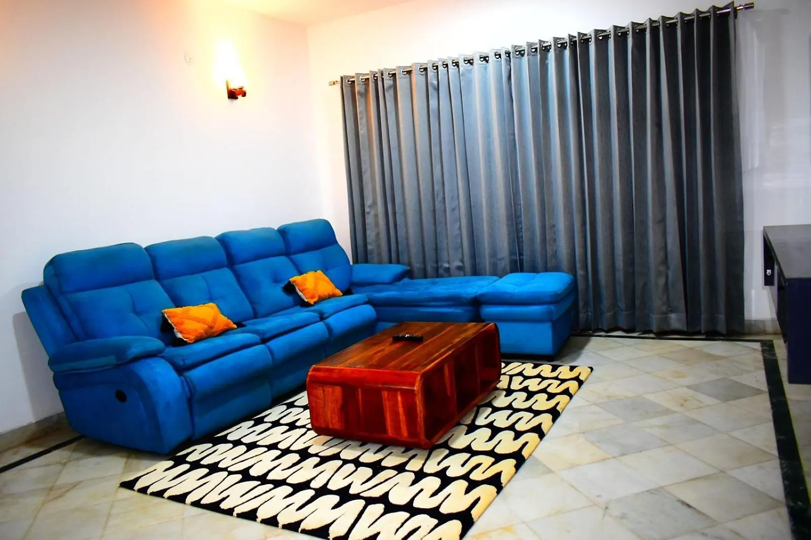 Entire 3Bhk Duplex Villa Golf Course Road 구르가온 0*,