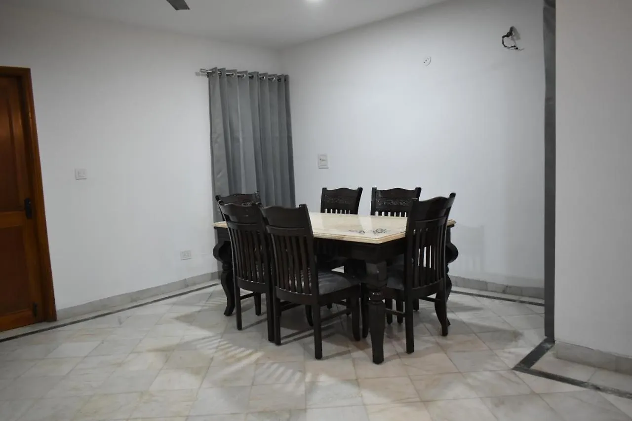 Entire 3Bhk Duplex Villa Golf Course Road 구르가온